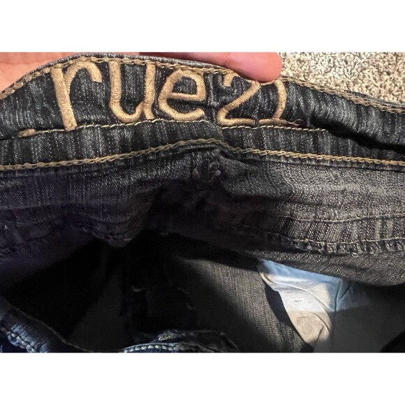 Rue 21 Shorts With Bright Colored Spots Size 13/14 - Picture 2 of 4